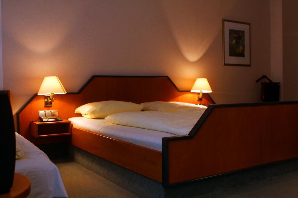 Pohl's Rheinhotel Adler Sankt Goarshausen Zimmer foto