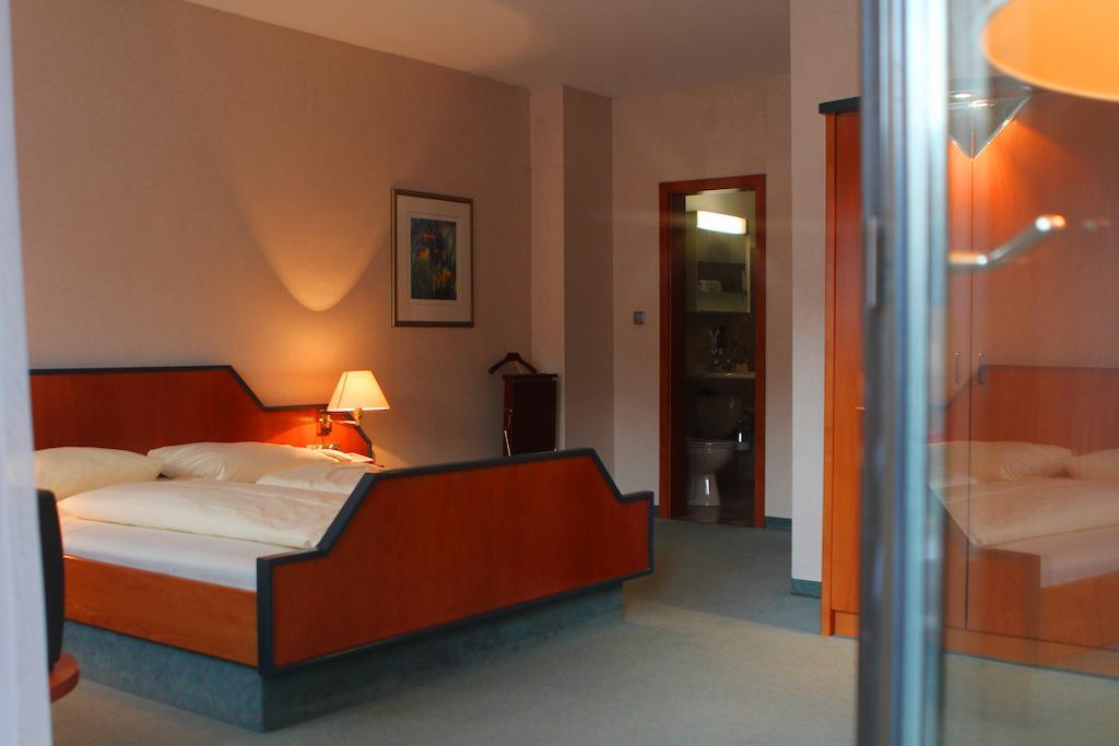 Pohl's Rheinhotel Adler Sankt Goarshausen Zimmer foto