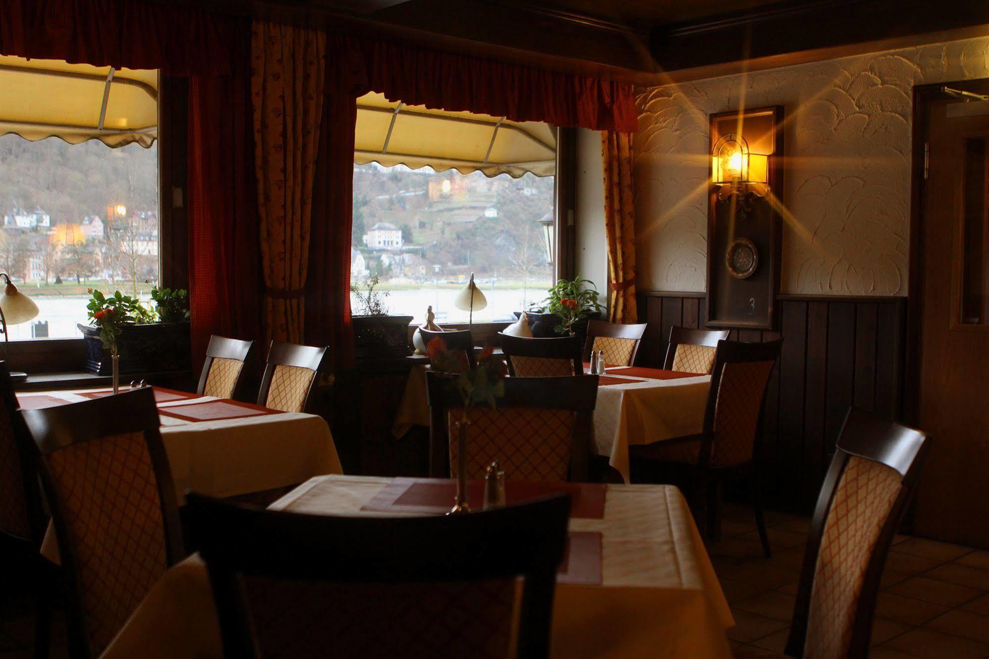 Pohl's Rheinhotel Adler Sankt Goarshausen Exterior foto